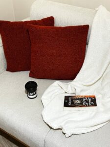 Creating a Cosy Reading Nook: Tips for Your Perfect Home Retreat